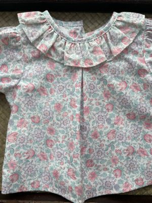 camisa flores rosa y lila