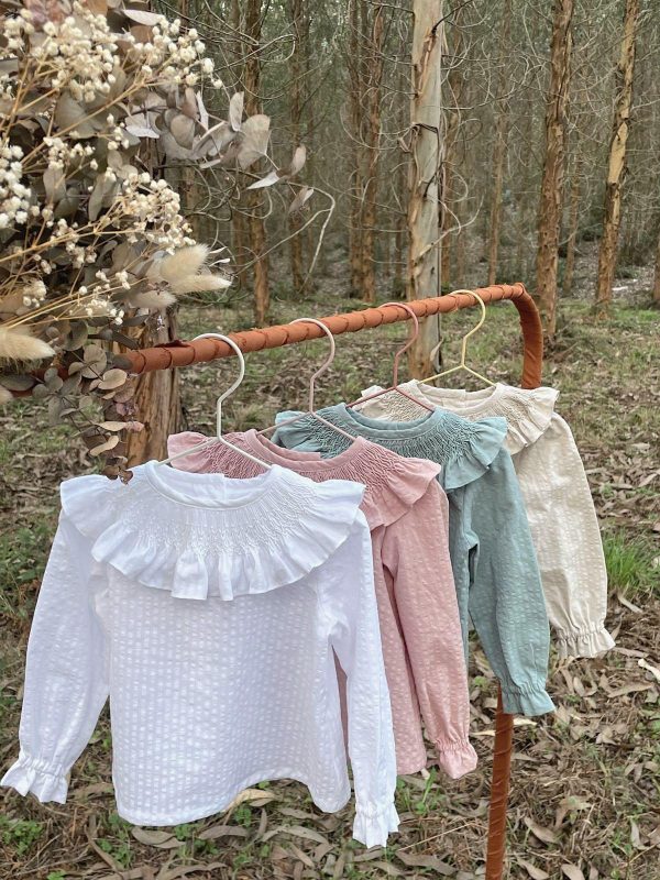 Camisa cuello nido de abeja