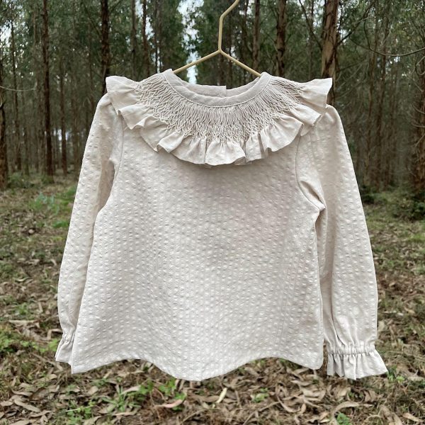 Camisa cuello nido de abeja